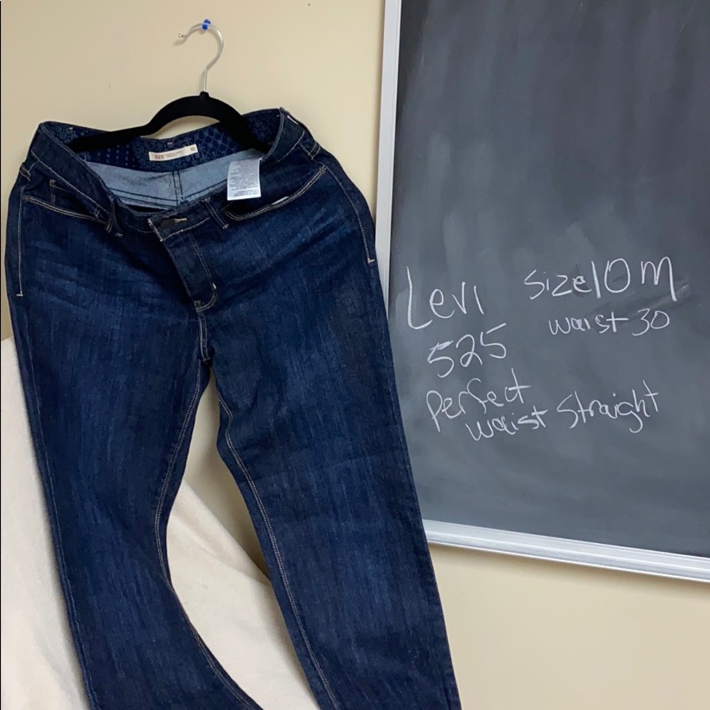 Levi 525 perfect waist straight jeans👖 size 10M.